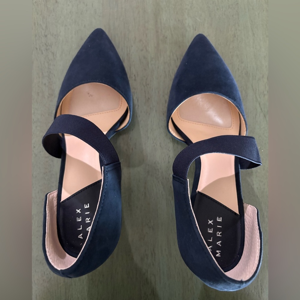 Alex Marie. Size 7 medium blue suede pumps